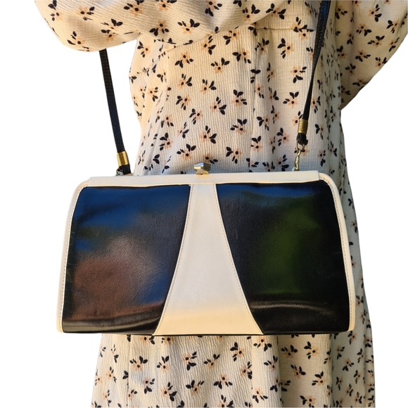 Vintage Handbags - VINTAGE Unique Black & Ivory Geo Style Crossbody Shoulder Bag Handbag